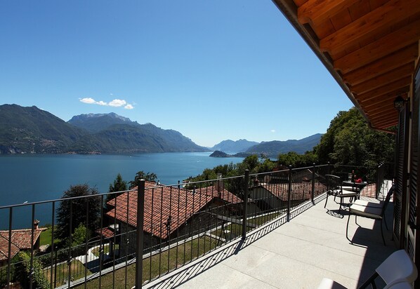 Family Villa, Multiple Bedrooms, Mountainside (Le Petit Palais Villa) | Balcony - Le Petit Palais Villa (Menaggio)