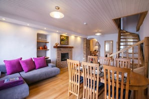 21–tuumainen taulutelevisio, jossa kaapelikanavat