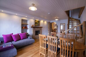 Familien-Stadtwohnung, Mehrere Schlafzimmer, 2 Bäder, Seeseite (Nobiallo Fantastico) | Wohnbereich