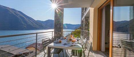 Family Apartment, 2 Bedrooms, Mountainside (Residence degli Oleandri 2A) | Terrace/patio