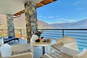 Apartamento familiar, varias habitaciones, junto a la montaña (Residence degli Oleandri 6A) | Terraza o patio