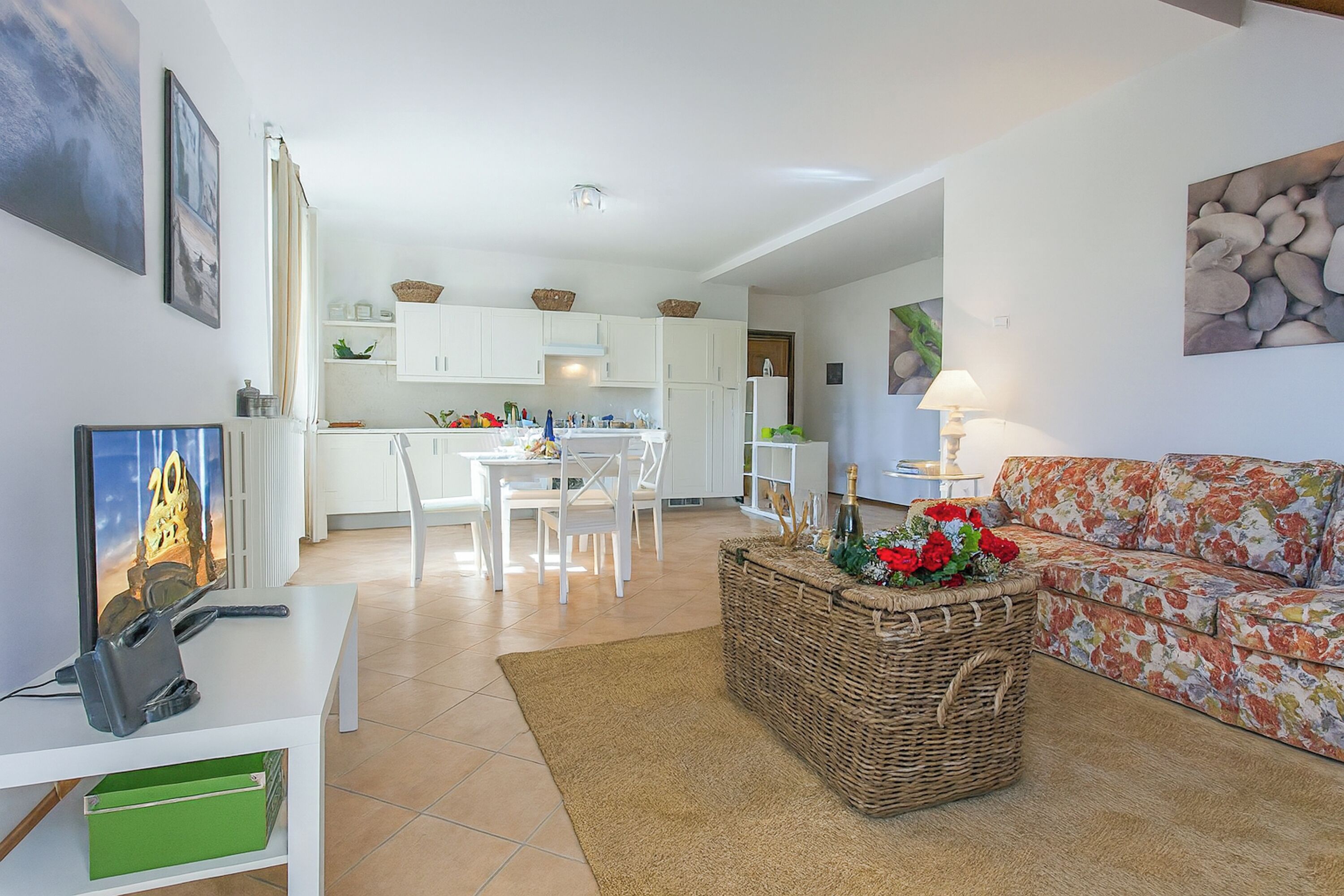 Family Apartment, Multiple Bedrooms (Casa Al Prato Apt. F) | Living area | 21-inch TV with satellite channels