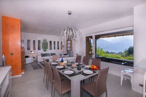 Fridge, microwave, oven, stovetop - Villa Lakecomo - Ritrovo (Menaggio)