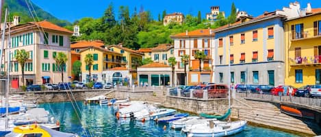 Villa familiar, 4 habitaciones, 2 baños, junto a la montaña (Villa Lakecomo - Ritrovo) | Puerto deportivo
