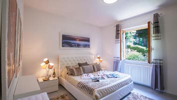 Vila Keluarga, beberapa kamar, 2 kamar mandi, tepi gunung (Villa Lakecomo - Ritrovo) | 4 kamar tidur, setrika/meja setrika, dan Wi-Fi (biaya tambahan)