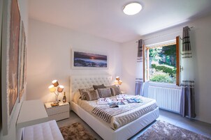 Family Villa, Multiple Bedrooms, 2 Bathrooms, Mountainside (Villa Lakecomo - Ritrovo) | 4 bedrooms, iron/ironing board, WiFi, bed sheets