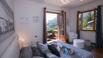 Family Villa, Multiple Bedrooms, 2 Bathrooms, Mountainside (Villa Lakecomo - Ritrovo) | 4 bedrooms, iron/ironing board, WiFi, bed sheets