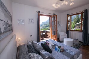 Family Villa, Multiple Bedrooms, 2 Bathrooms, Mountainside (Villa Lakecomo - Ritrovo) | 4 bedrooms, iron/ironing board, WiFi, bed sheets - Villa Lakecomo - Ritrovo (Menaggio)