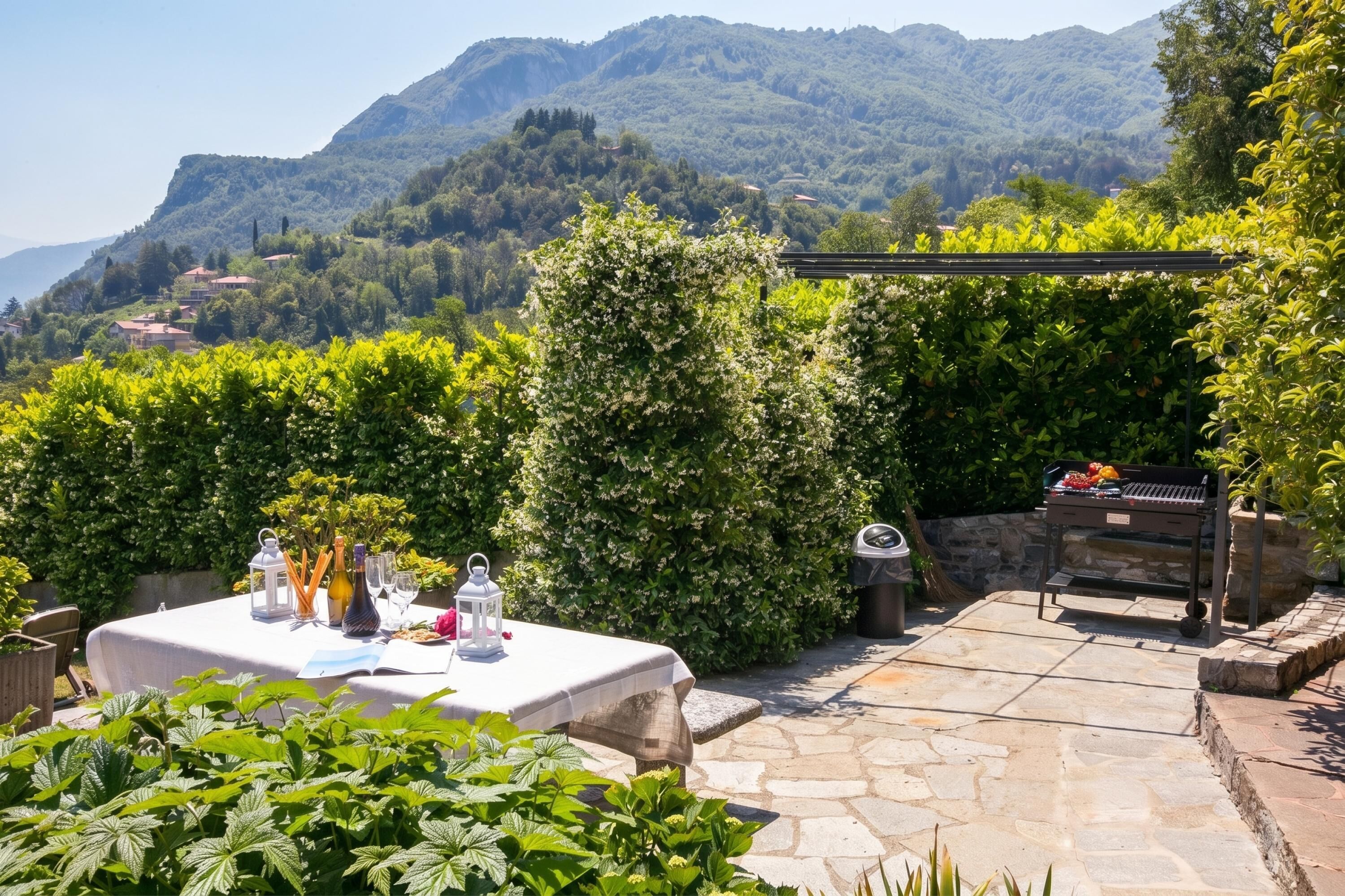 Family Villa, Multiple Bedrooms, 2 Bathrooms, Mountainside (Villa Lakecomo - Ritrovo) | Outdoor dining