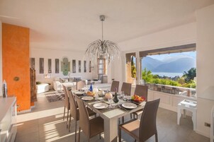 Family Villa, 4 Bedrooms, 2 Bathrooms, Mountainside (Villa Lakecomo - Ritrovo) | Dining
