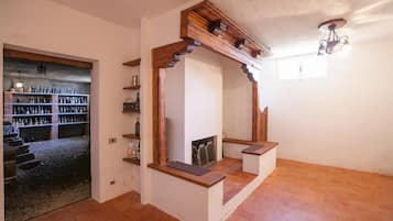 Vila Keluarga, beberapa kamar, 2 kamar mandi, tepi gunung (Villa Lakecomo - Ritrovo) | Interior