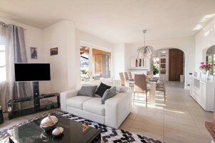 Family Villa, 4 Bedrooms, 2 Bathrooms, Mountainside (Villa Lakecomo - Ritrovo) | Living area | 32-inch flat-screen TV with satellite channels, TV, fireplace