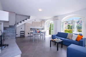 24-Zoll-Fernseher mit Kabelempfang, DVD-Player, Fußbodenheizung