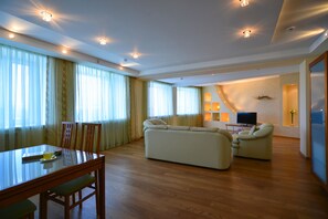 Superior Suite | Living area - Hotel Mayak - Om Building (Omsk)