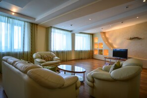 Superior Suite | Living area - Hotel Mayak - Om Building (Omsk)