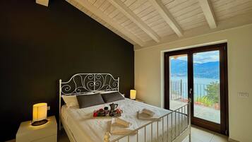 Family Villa, 3 Bedrooms, 2 Bathrooms, Mountainside (Villa Aurelia) | 3 bedrooms, iron/ironing board, WiFi, bed sheets