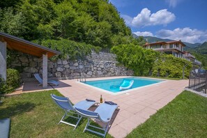 Seasonal outdoor pool - Villa Aurelia (Plesio)