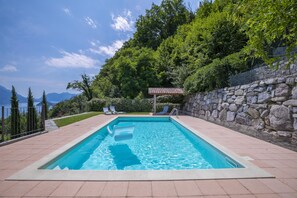 Seasonal outdoor pool - Villa Aurelia (Plesio)