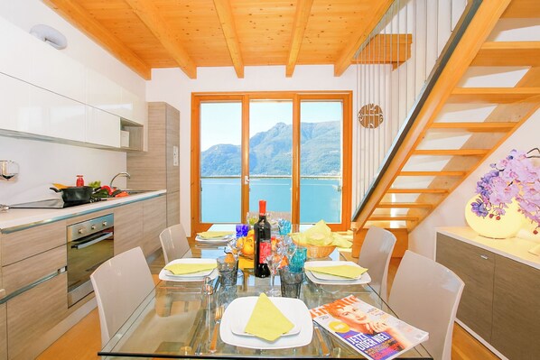 Family Apartment, Multiple Bedrooms, 2 Bathrooms, Mountainside (Riva Bellano Margherita 2) | Private kitchen