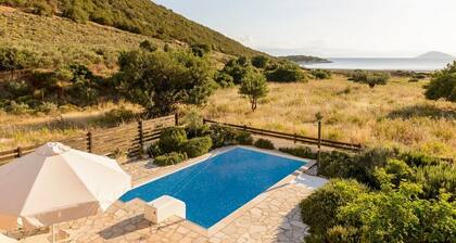 Seaside Aqua Bliss & Serenity with Private Pool