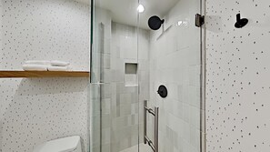 Condo, 3 Bedrooms | Bathroom | Towels - Spacious 3 Bedroom Condo with Loft - Hike, Bike, Swim, Ski! by RedAwning (Mammoth Lakes)