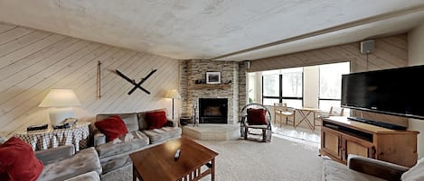 Apartamento, 3 habitaciones | Zona de estar
