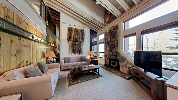 Condo, 4 Bedrooms | Living area