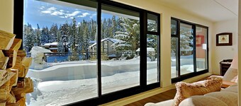 Two Bedroom Units at 1849 Condos with 3 Hot Tubs & Slopeside