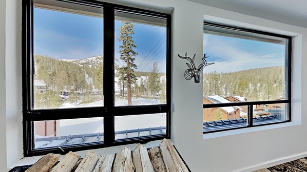 Condo, 3 Bedrooms | Interior
