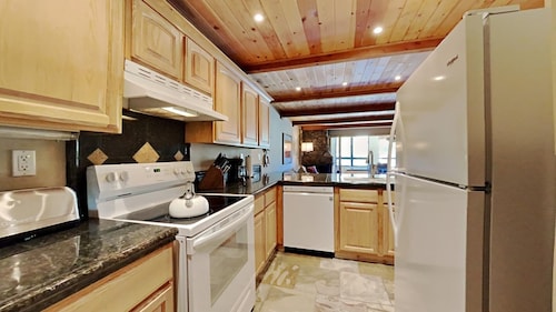 Beautifully Remodeled 2 Bed 2 Bath Condo with Mountain View! Great Location, Close to Slopes! (Unit 302 at 1849) by RedAwning