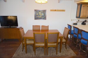 公寓客房, 2 間臥室 | 私人廚房 | 雪櫃、焗爐、咖啡機/沖茶器、多士爐