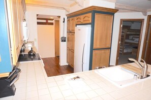 Apartment, 2 Schlafzimmer | 2 Schlafzimmer, laptopgeeigneter Arbeitsplatz, kostenloses WLAN