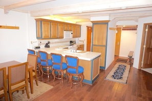 Condo, 2 Bedrooms | Private kitchen | Fridge, oven, coffee/tea maker, toaster