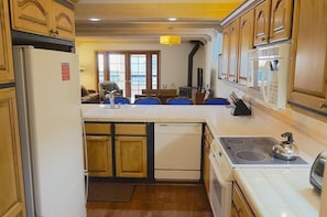 Condo, 2 Bedrooms | Private kitchen | Fridge, oven, coffee/tea maker, toaster