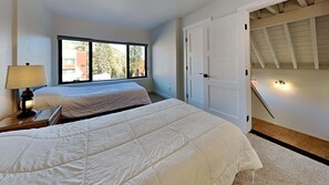 Apartment, 4 Schlafzimmer | 4 Schlafzimmer, laptopgeeigneter Arbeitsplatz, kostenloses WLAN