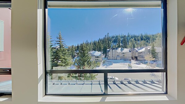 Condo, 2 Bedrooms | Interior