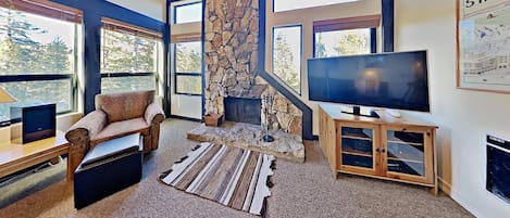 Condo, 4 Bedrooms | Living area