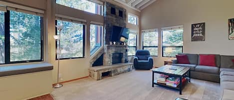 Condo, 4 Bedrooms | Living area