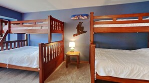 Appartement, 4 slaapkamers | 4 slaapkamers, een laptopwerkplek, gratis wifi