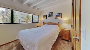 Huoneisto, 4 makuuhuonetta | 4 makuuhuonetta, kannettavalle tietokoneelle sopiva työtila