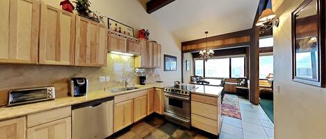 Condo, 4 Bedrooms | Private kitchen