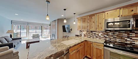 Condo, 1 Bedroom | Private kitchen | Fridge, oven, coffee/tea maker, toaster