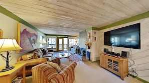 Apartment, 1 Schlafzimmer | Wohnzimmer | Fernseher, Kamin, DVD-Player