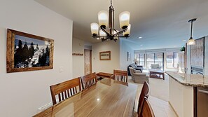 Condo, 1 Bedroom | Dining