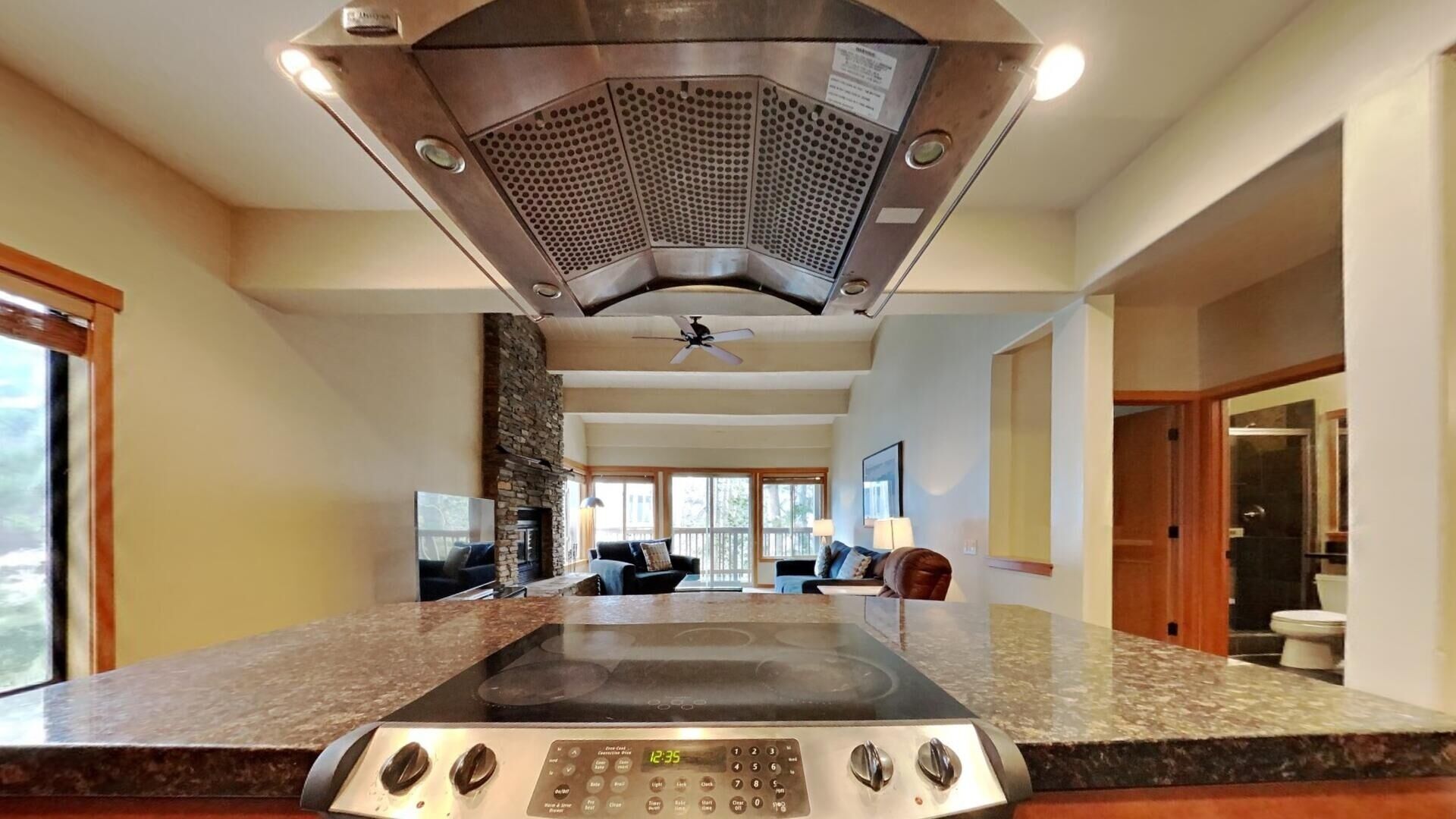 Condo, 4 Bedrooms | Private kitchen | Fridge, oven, coffee/tea maker, toaster