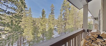 Spacious Snowbird Condo Unit Slopeside In Quiet Canyon Neighborhood