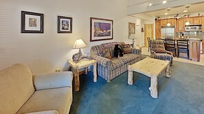 コンドミニアム 1 ベッドルーム | リビングルーム