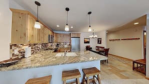 Appart'hÎtel, 1 chambre | Cuisine privée | Réfrigérateur, micro-ondes, four, lave-vaisselle