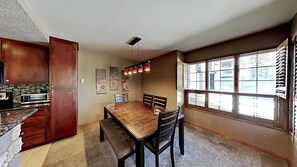 Condo, 2 Bedrooms | Dining
