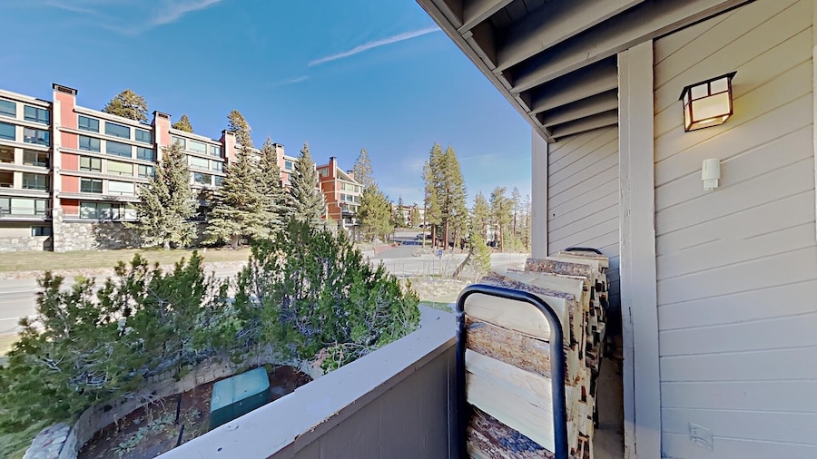 Slopeside Deluxe 2 Bedroom Condo with Free Parking, Spa, Free Gondola (Sierra Megeve 25) by RedAwning